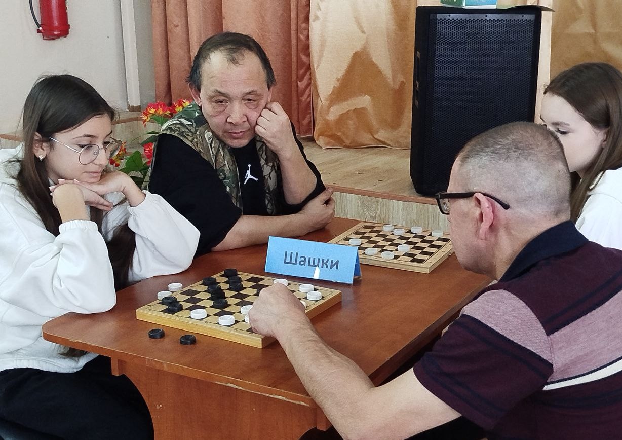 День весёлых затей: встреча поколений