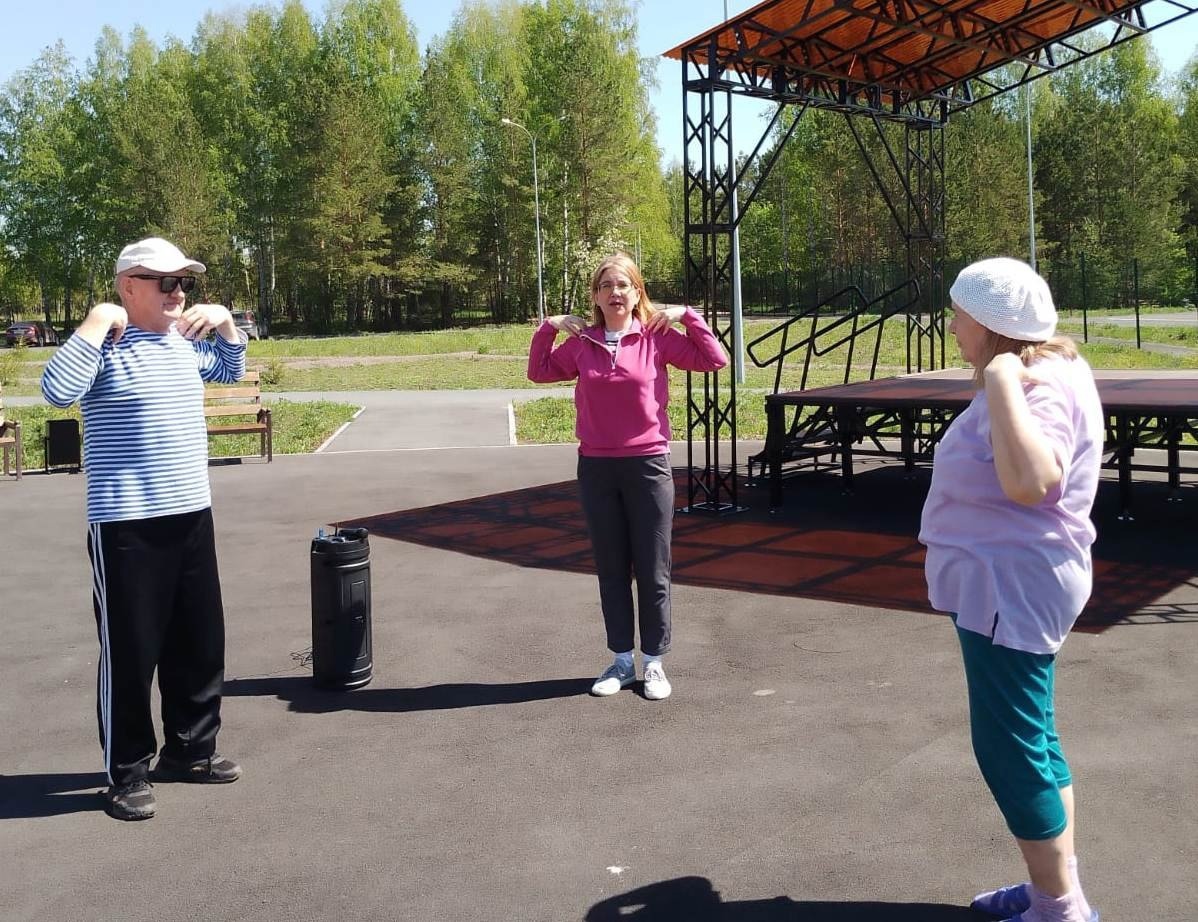 Зарядка дух укрепляет и здоровья прибавляет.