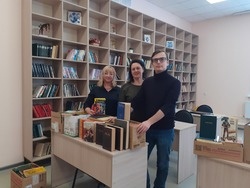 Геронтологический центр "Спутник" получил в дар книги для нового корпуса
