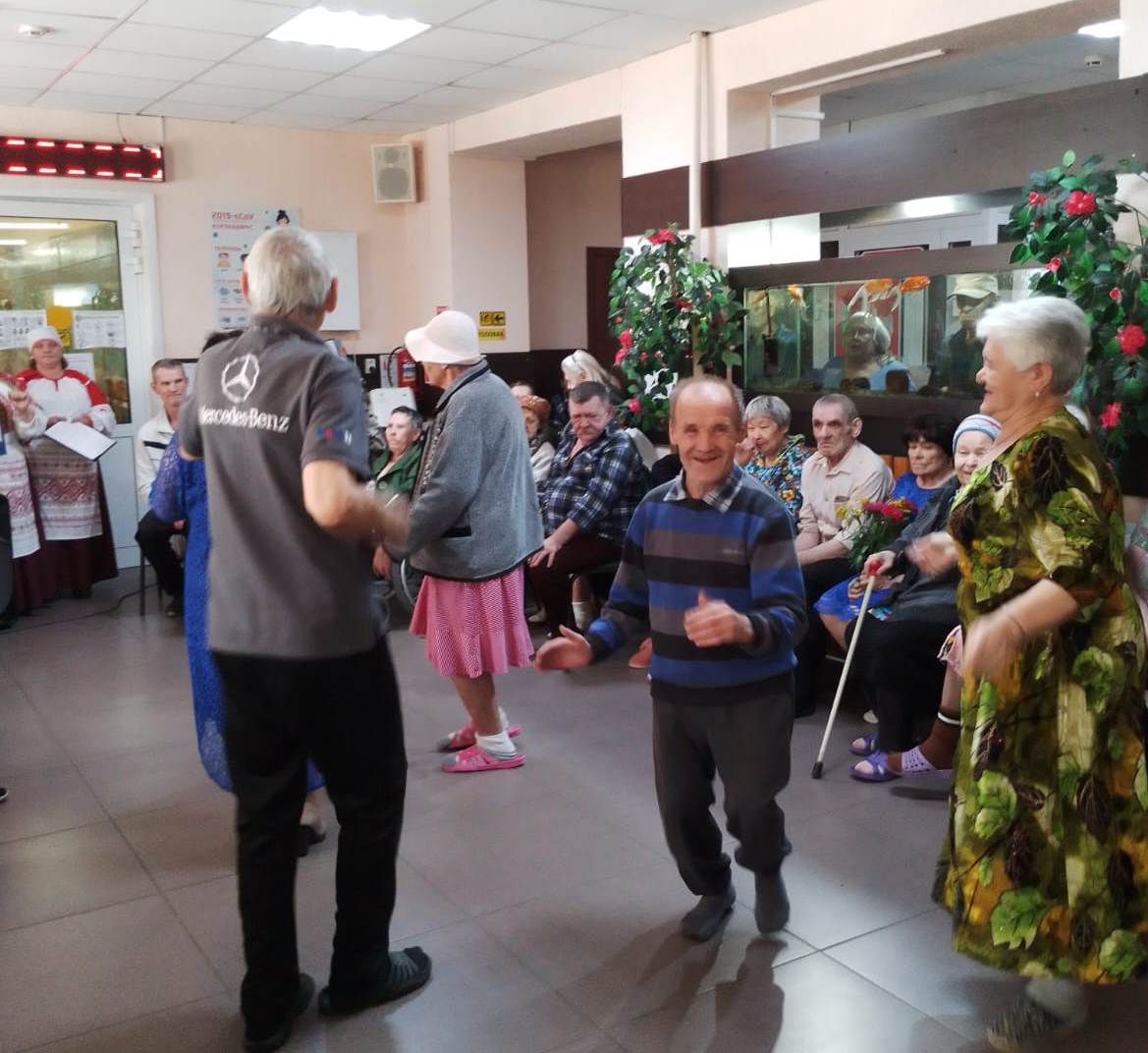 Приходите в гости к нам, очень рады мы друзьям!