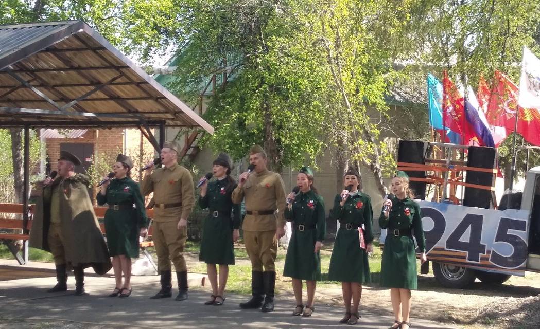 Праздничный концерт в "Спутнике"