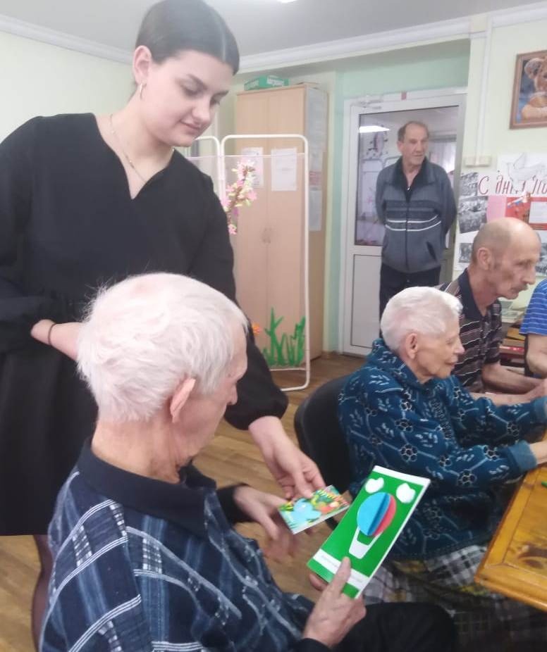 Волшебная коробка с карандашами