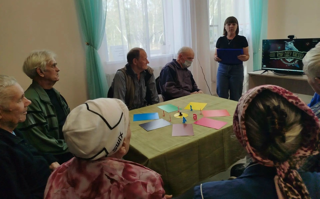 Чёрный ящик и азарт: как старшее поколение играет в «Что? Где? Когда?».