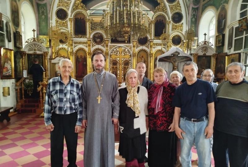 Духовное путешествие: подопечные Геронтологического центра посетили храм