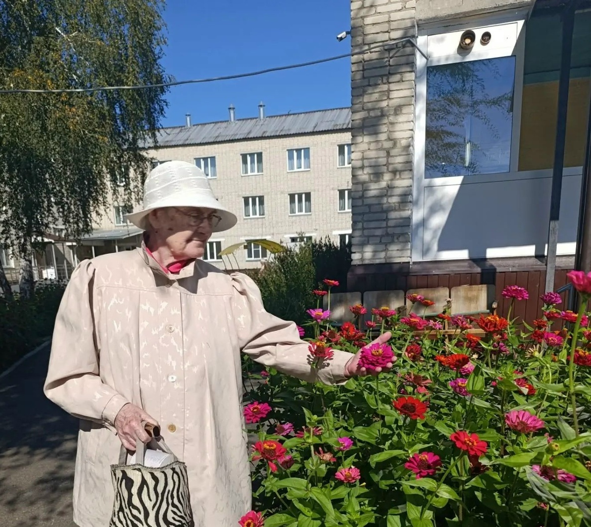 Геронтологический центр «Спутник» — победитель конкурса «Шадринские дворики-2026»