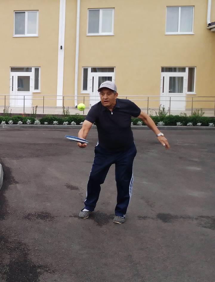 Учимся играть в большой теннис!