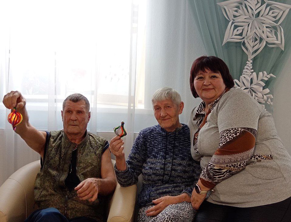 Новогодние фонарики украсят «Спутник»