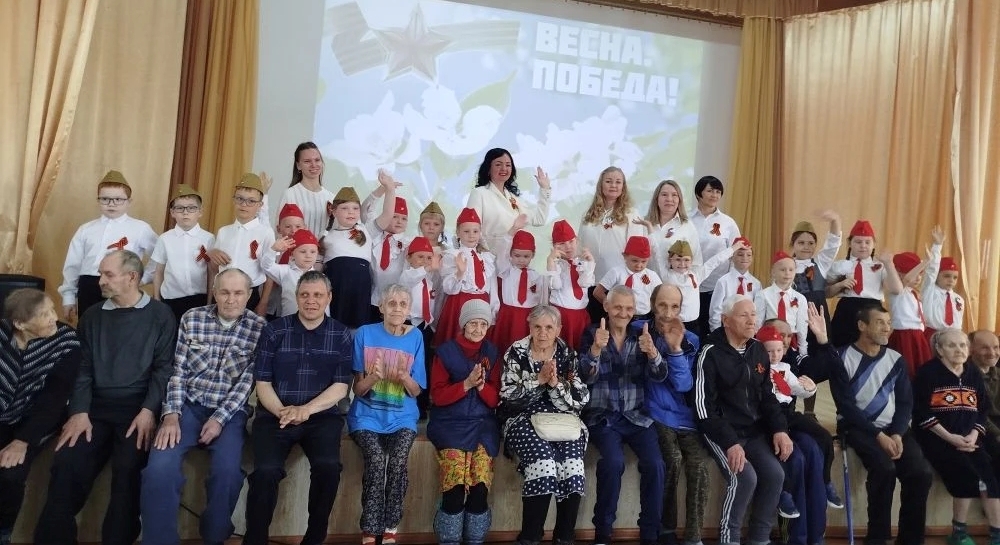 Победный май: малыши поздравили ветеранов «Спутника»