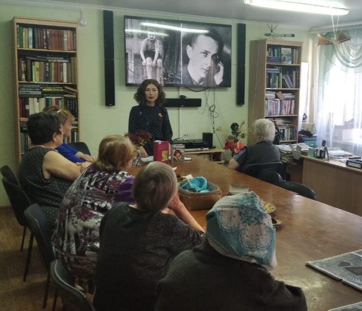 Поэтическое кафе «Портрет на холсте истории»  ( к 130 – летию со дня рождения Марины Цветаевой)