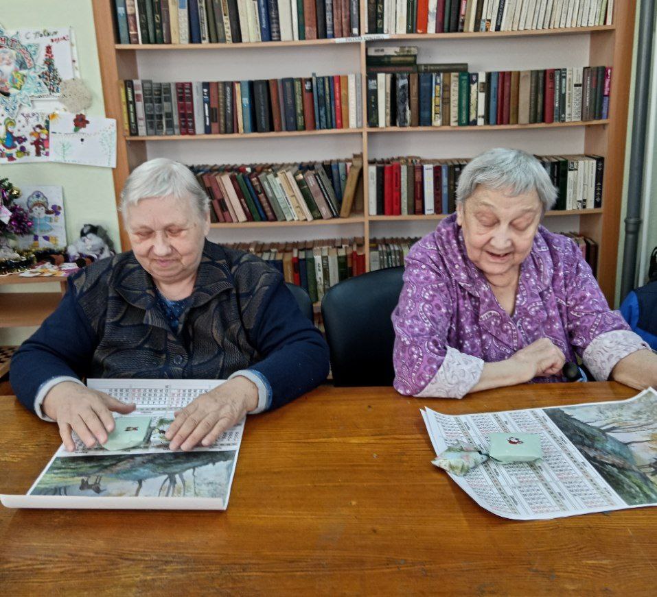 Волонтёры подарили праздничное настроение!