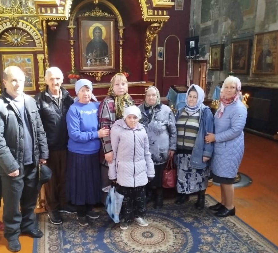 Подопечные «Спутника» посетили святые места г. Далматово Подопечные «Спутника» посетили святые места г. Далматово