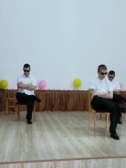  При солнышке - тепло, при матери – добро