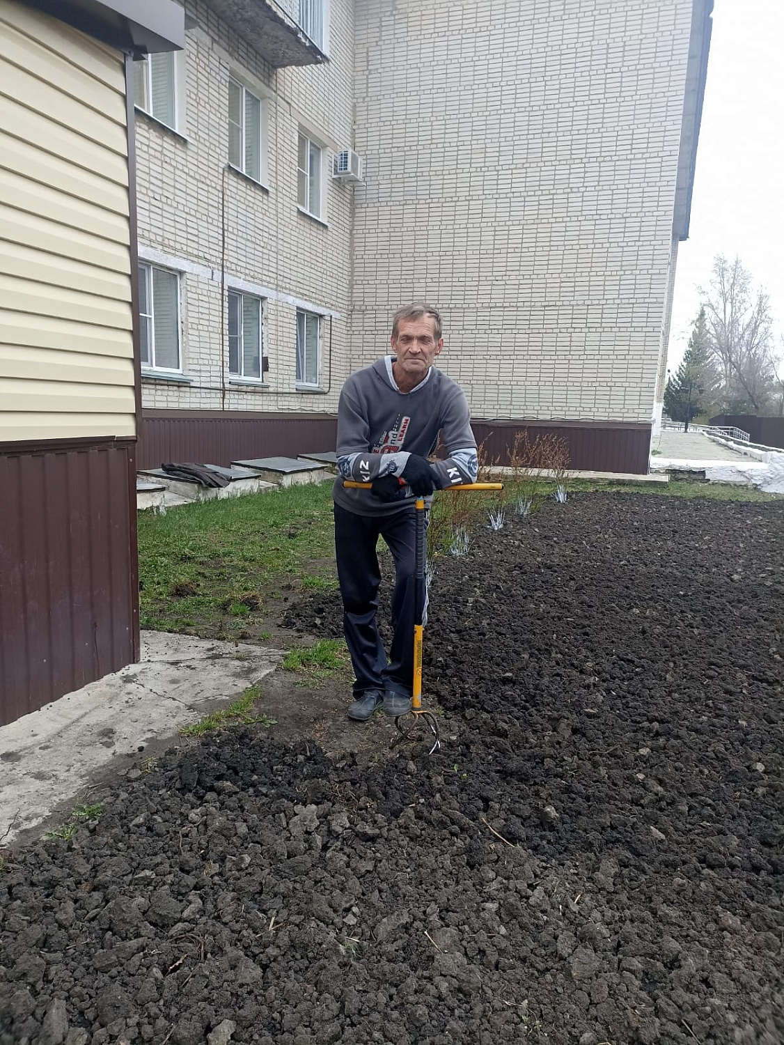 Началась подготовка к весенне-летнему озеленению.