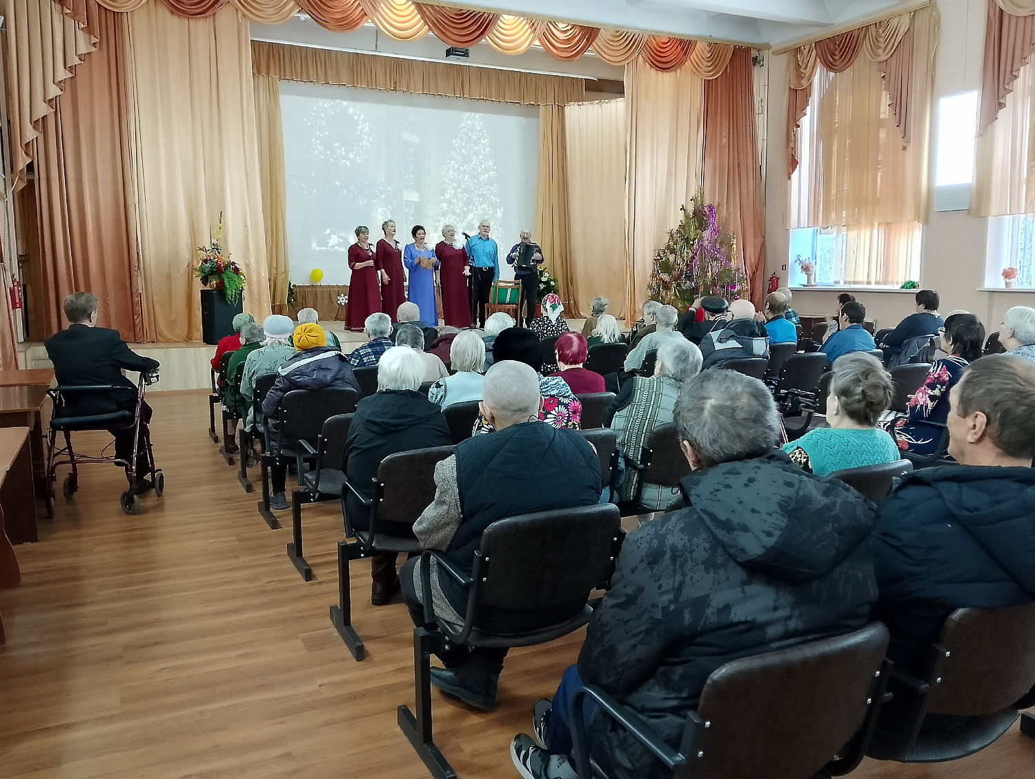 «Капелькой добра согреем душу»