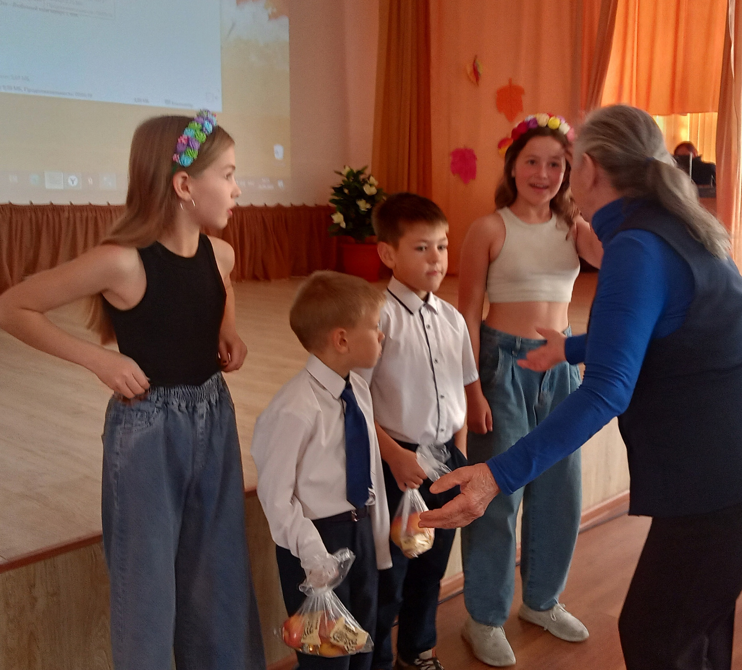 Люди пожилые – сердцем молодые