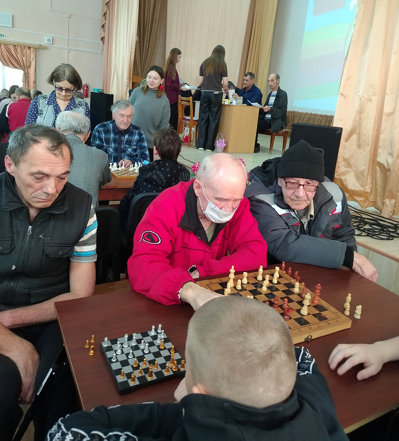 День весёлых затей: встреча поколений