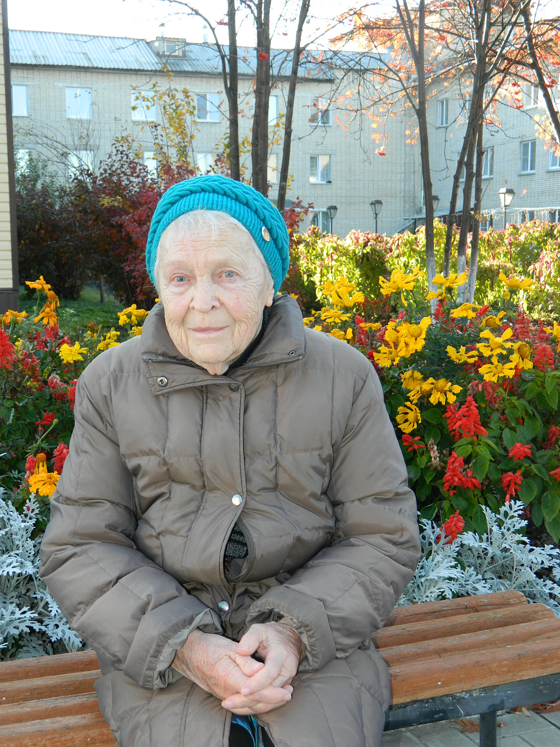 «Осень рыжим цветом голову кружит…»